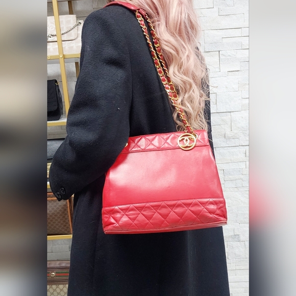 ✨ Chanel Vintage Red Leather Shoulder Bag – Rare Model ✨ - Picture 1 of 16